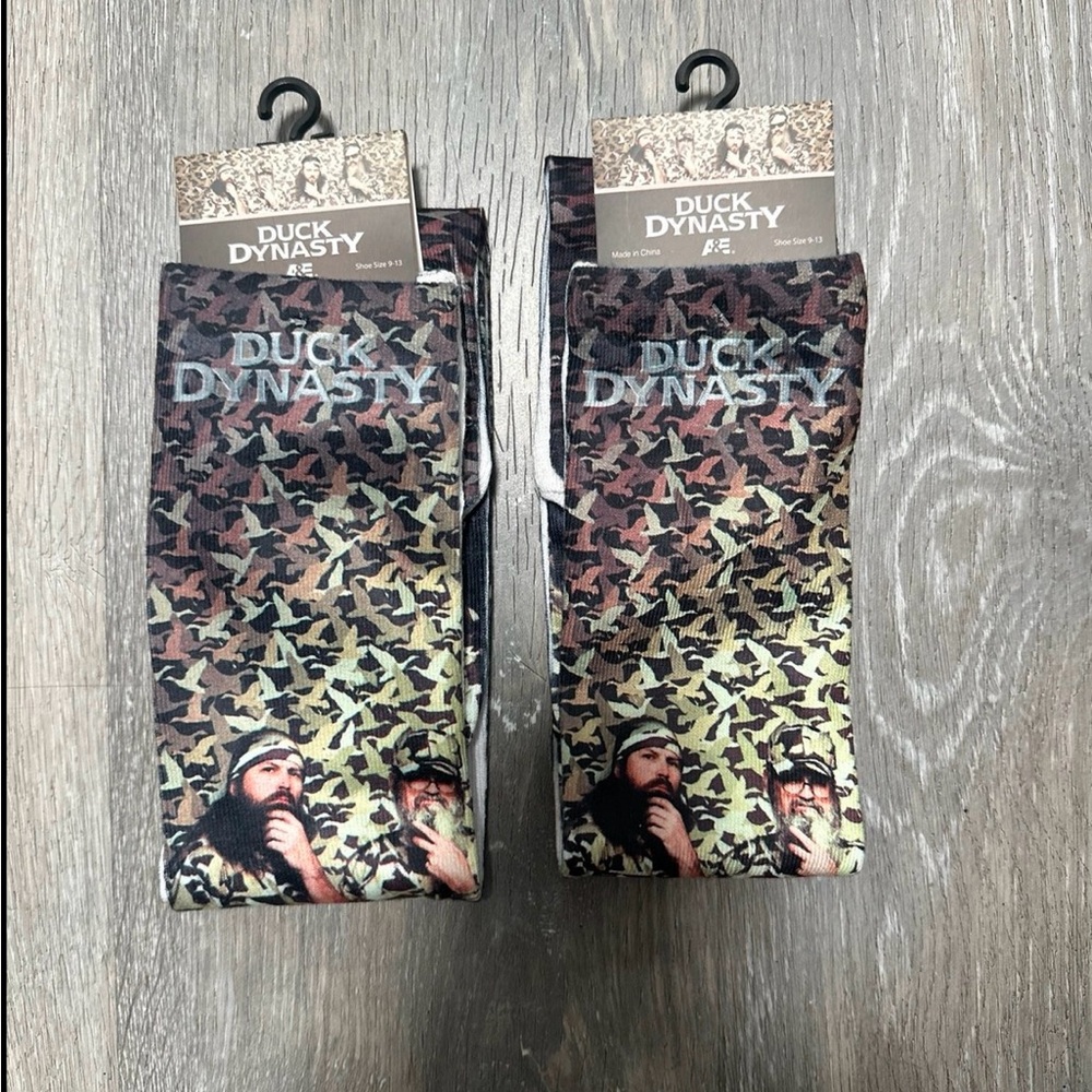 NWT 2 Pairs Duck Dynasty men’s socks size 9-13